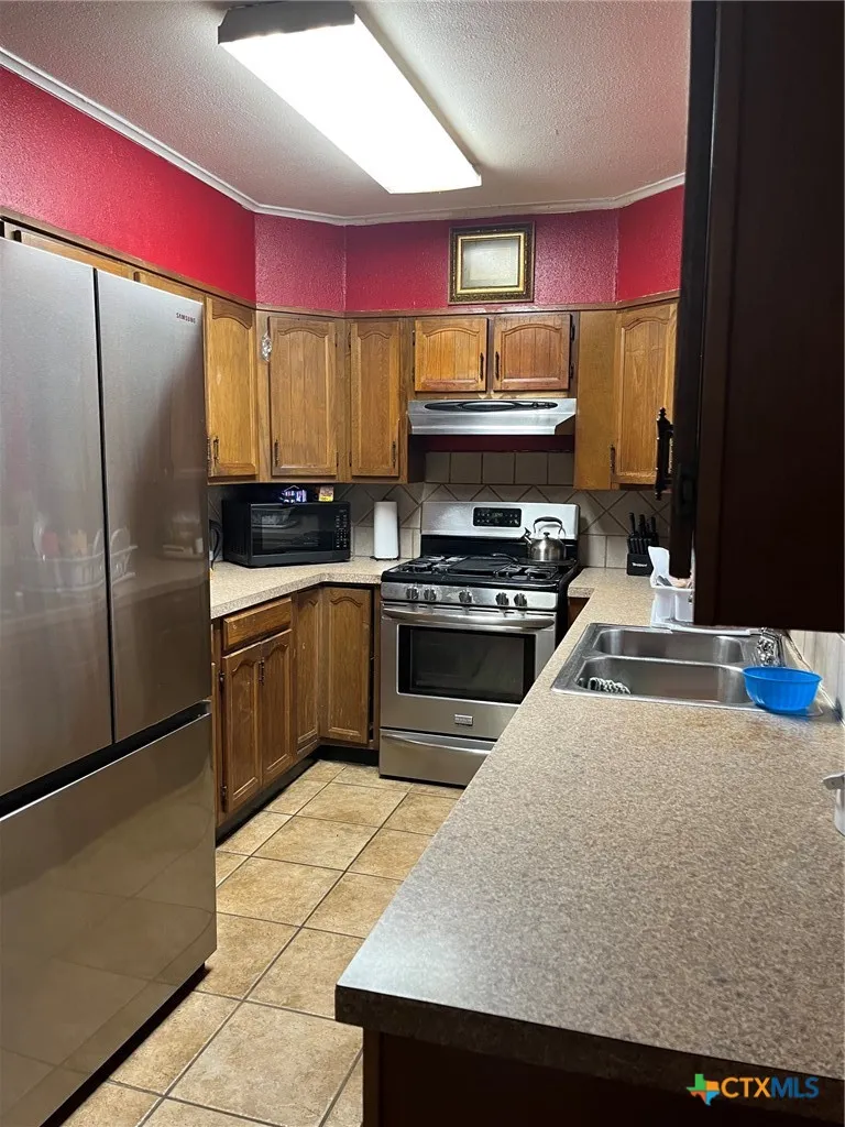 501 S 6th Street Lometa, TX 76853