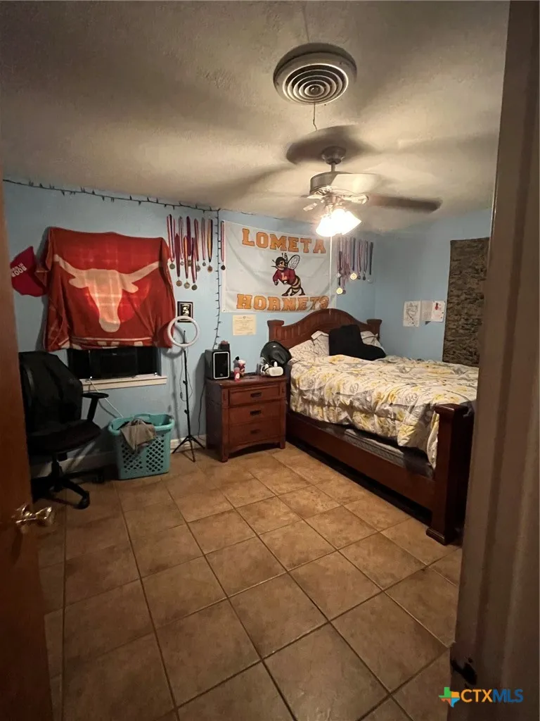 501 S 6th Street Lometa, TX 76853