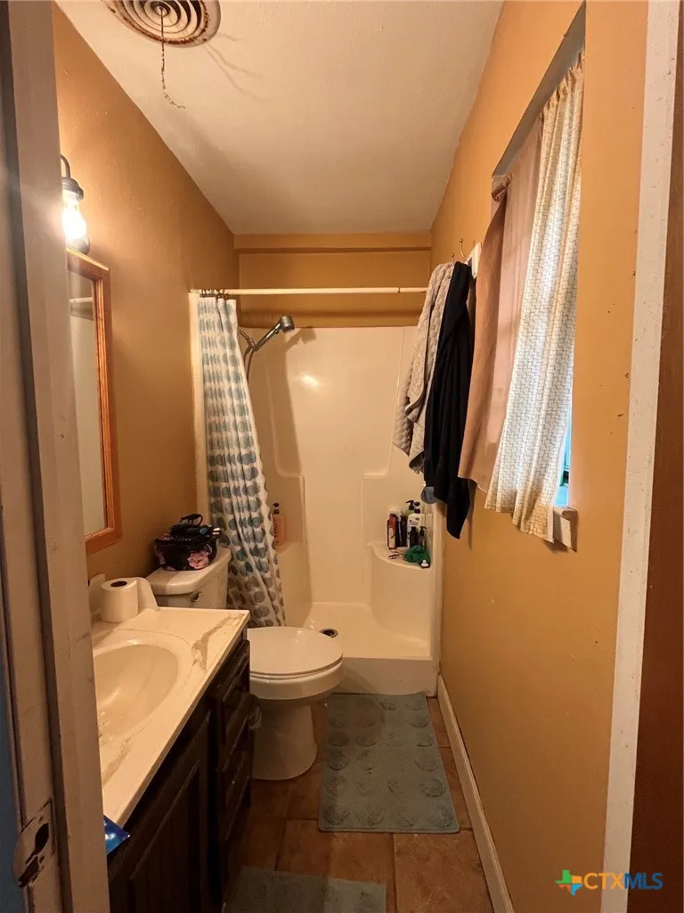 501 S 6th Street Lometa, TX 76853