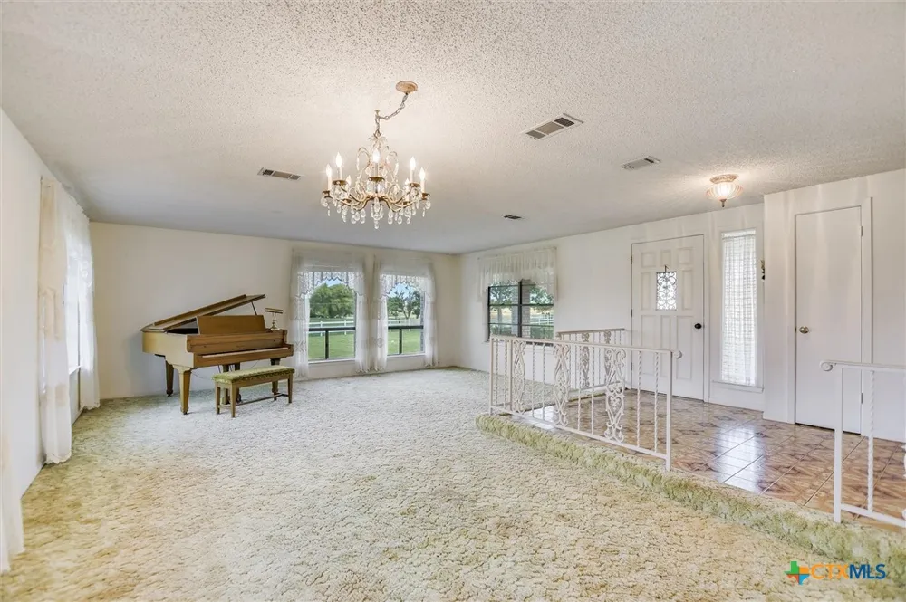 7 Brenda Lane Round Rock, TX 78665