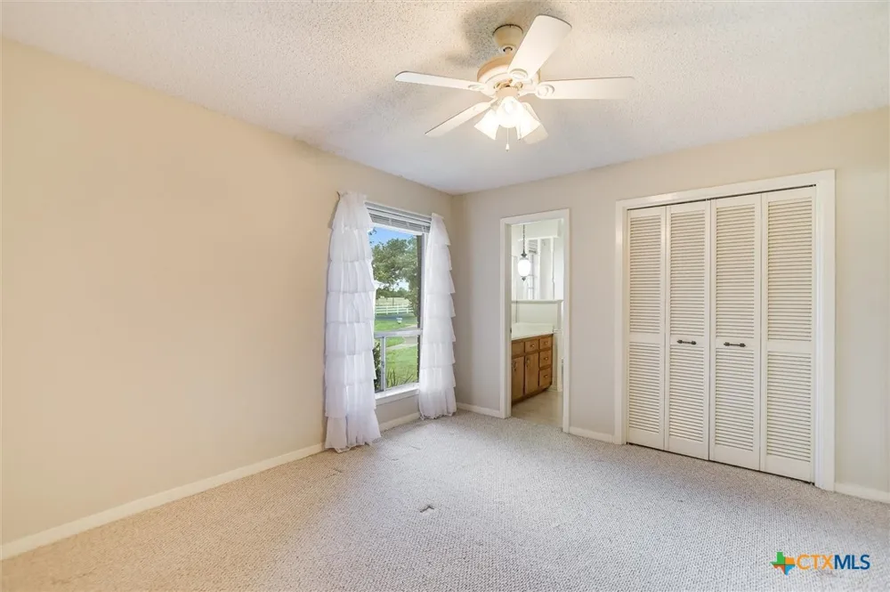 7 Brenda Lane Round Rock, TX 78665