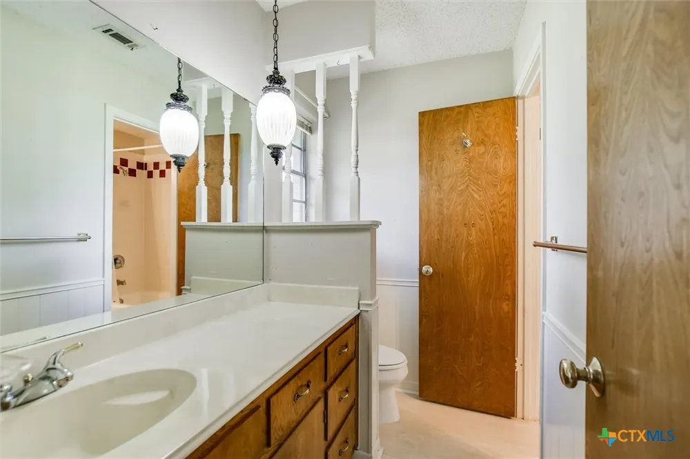 7 Brenda Lane Round Rock, TX 78665
