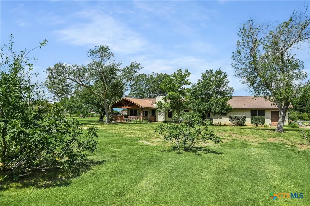 7 Brenda Lane Round Rock, TX 78665