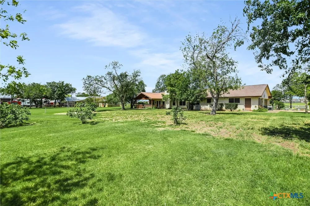 7 Brenda Lane Round Rock, TX 78665