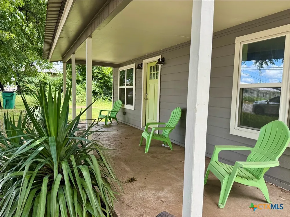 708 Sheffield Avenue Llano, TX 78643