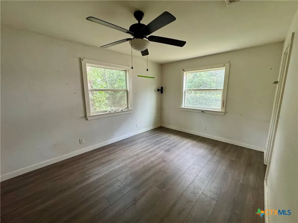 708 Sheffield Avenue Llano, TX 78643