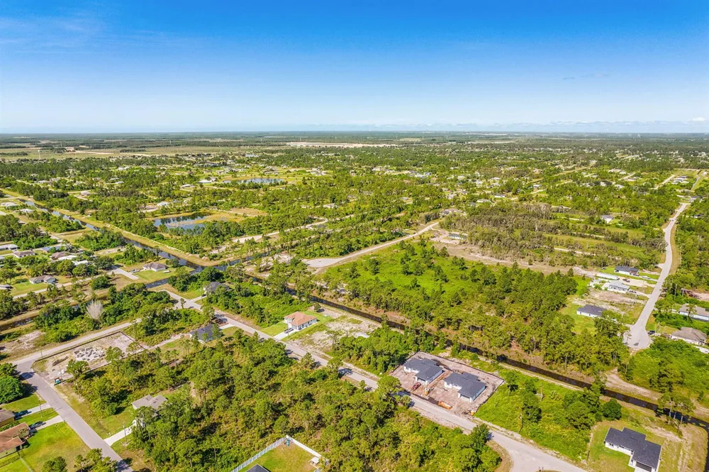 842 Genoa Avenue Lehigh Acres, FL 33974