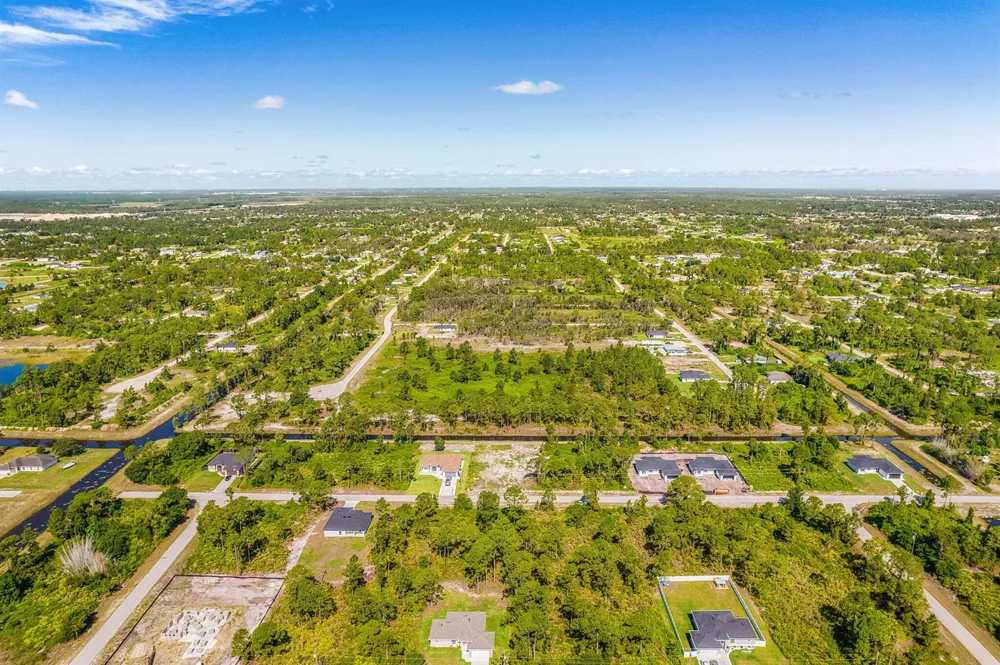 842 Genoa Avenue Lehigh Acres, FL 33974