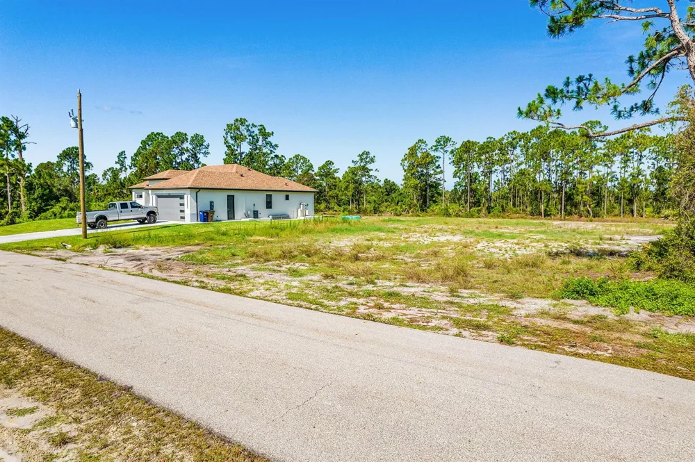 842 Genoa Avenue Lehigh Acres, FL 33974