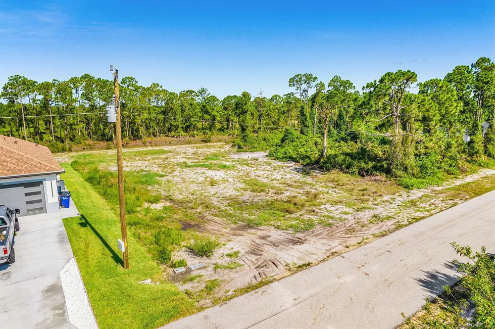 842 Genoa Avenue Lehigh Acres, FL 33974