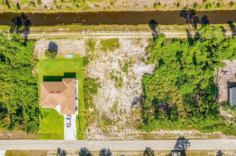 842 Genoa Avenue Lehigh Acres, FL 33974