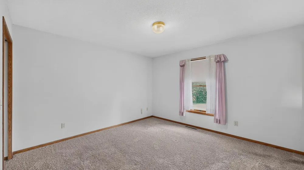 919 Sycamore Street Lake City, MN 55041