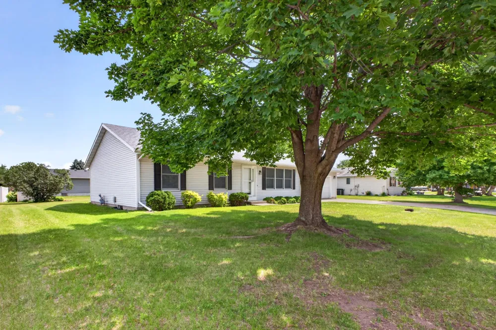 919 Sycamore Street Lake City, MN 55041