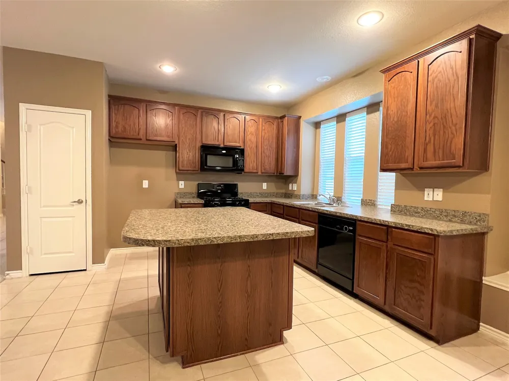 1149 King George Lane Savannah, TX 76227