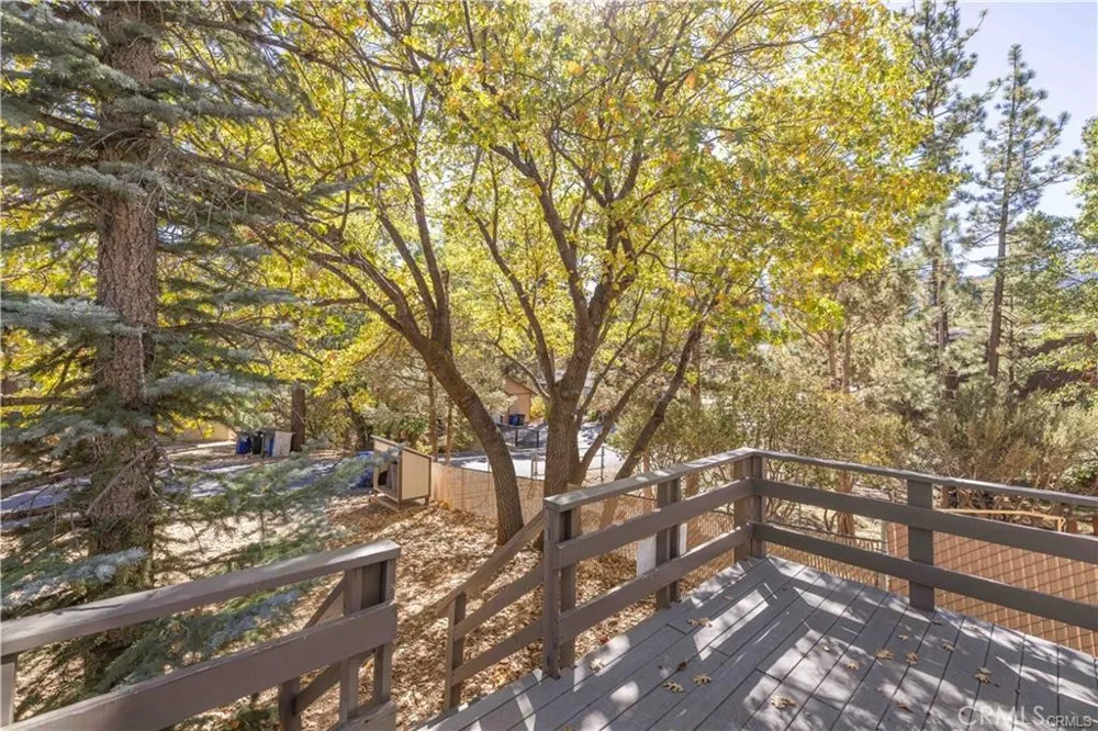 548 Moreno Lane Sugarloaf, CA 92386