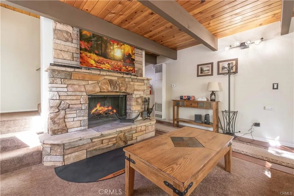 548 Moreno Lane Sugarloaf, CA 92386