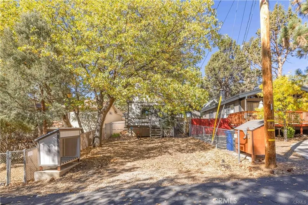 548 Moreno Lane Sugarloaf, CA 92386