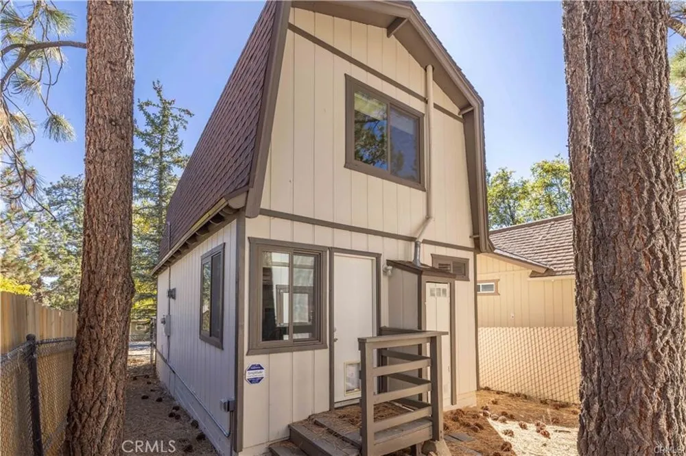 548 Moreno Lane Sugarloaf, CA 92386
