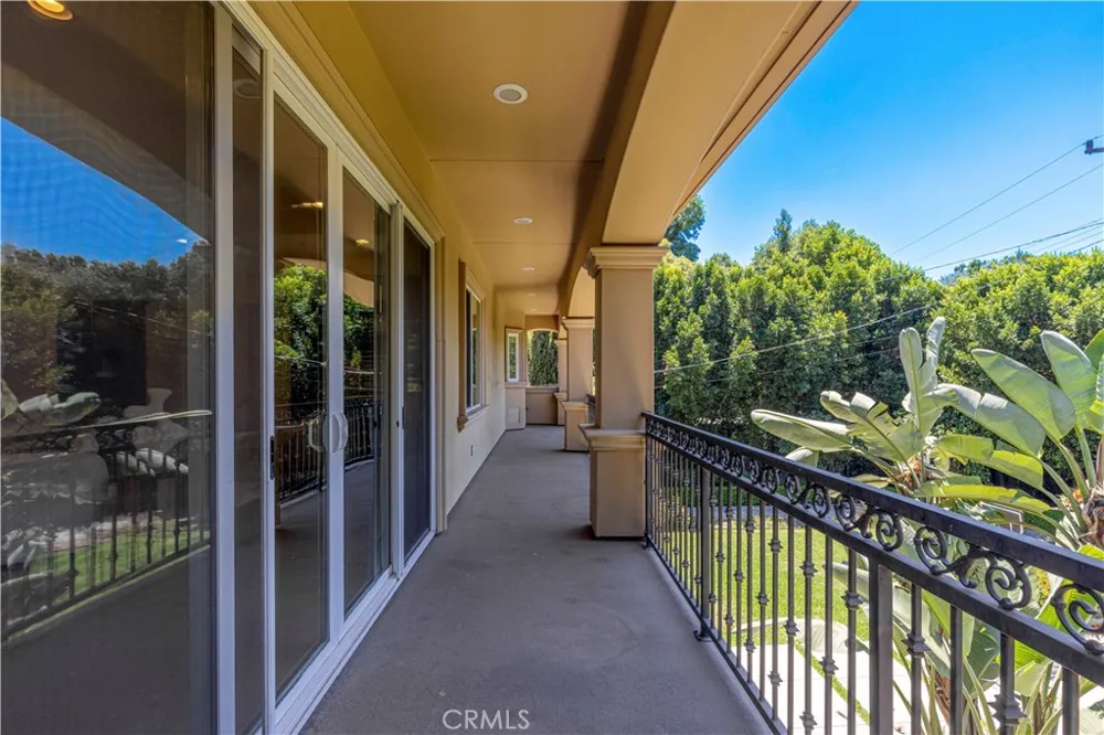 553 Woodward blvd Pasadena, CA 91107