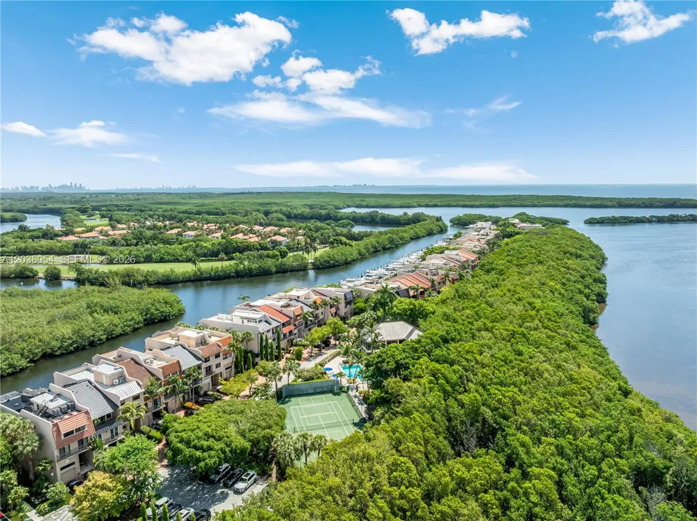6112 Paradise Point Dr Palmetto Bay, FL 33157