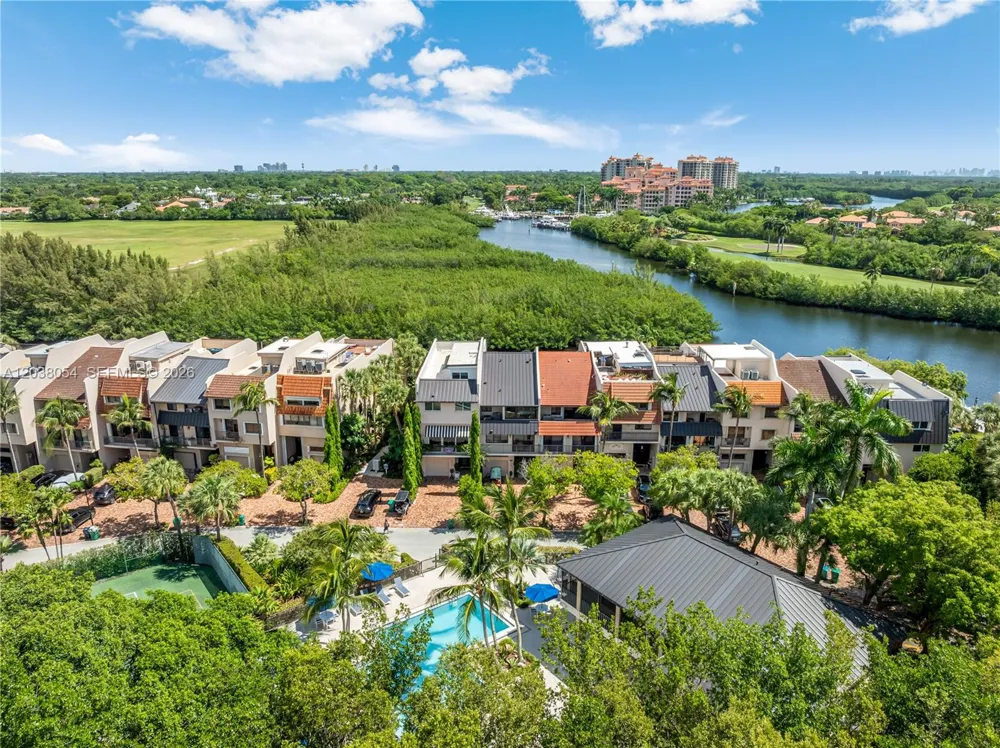 6112 Paradise Point Dr Palmetto Bay, FL 33157