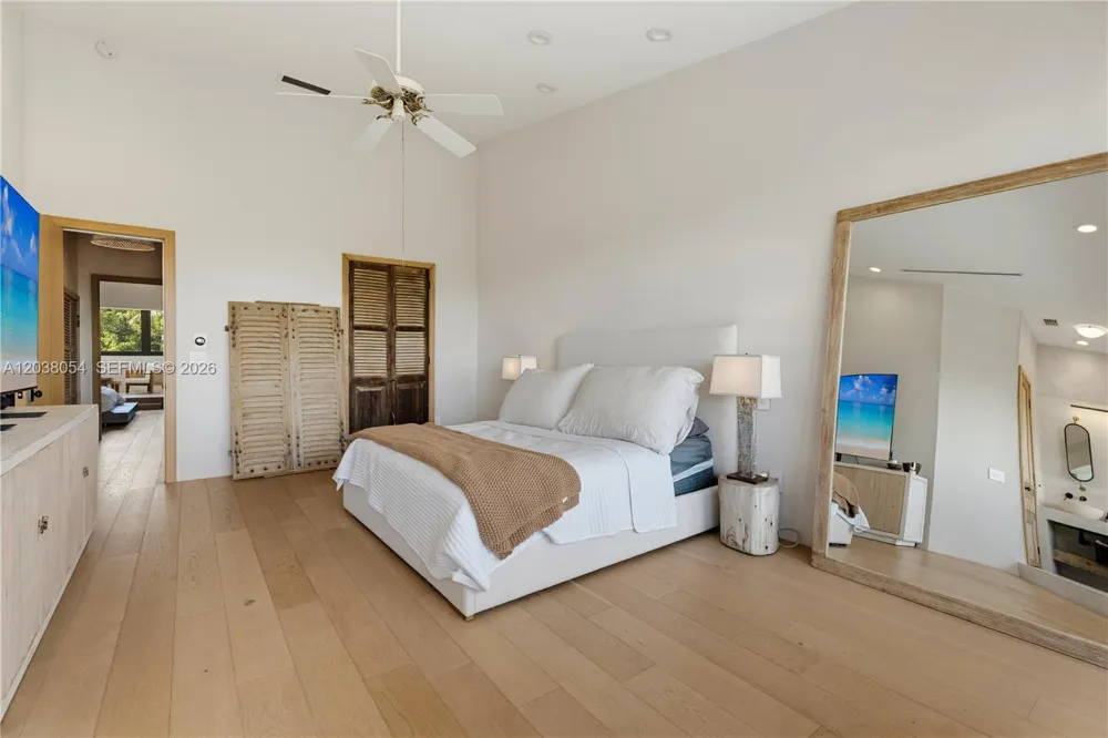 6112 Paradise Point Dr Palmetto Bay, FL 33157