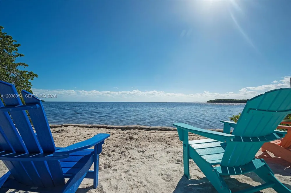 6112 Paradise Point Dr Palmetto Bay, FL 33157