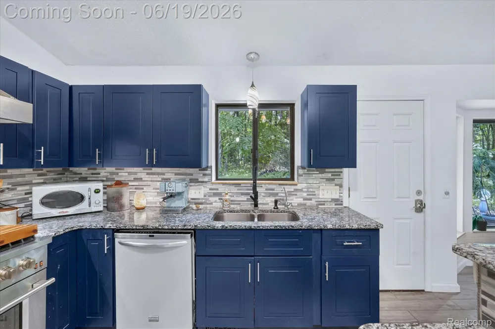 4200 Stockemer White Lake Charter Township, MI 48383