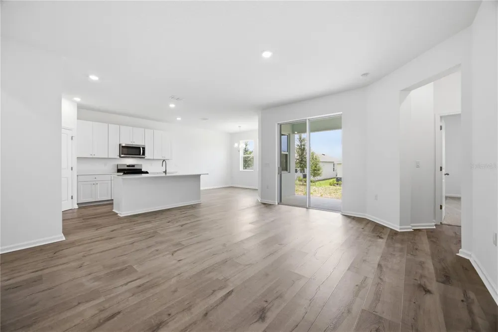 6209 SANDERS GROVE CIRCLE Okahumpka, FL 34762