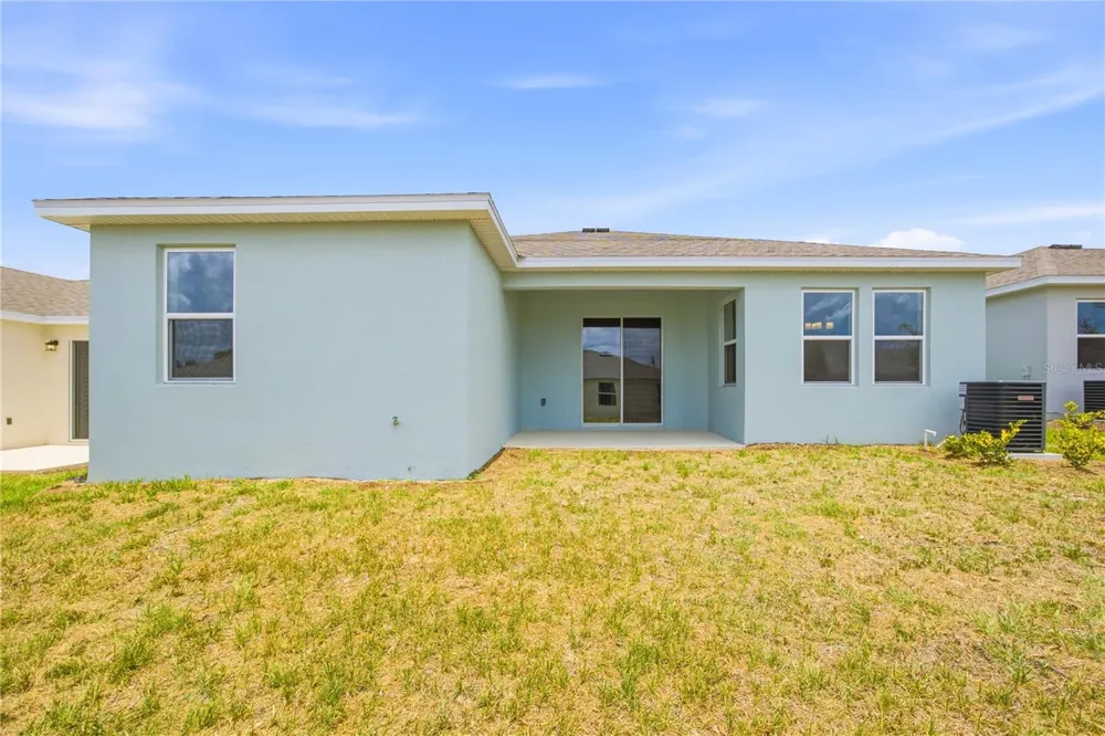 6209 SANDERS GROVE CIRCLE Okahumpka, FL 34762