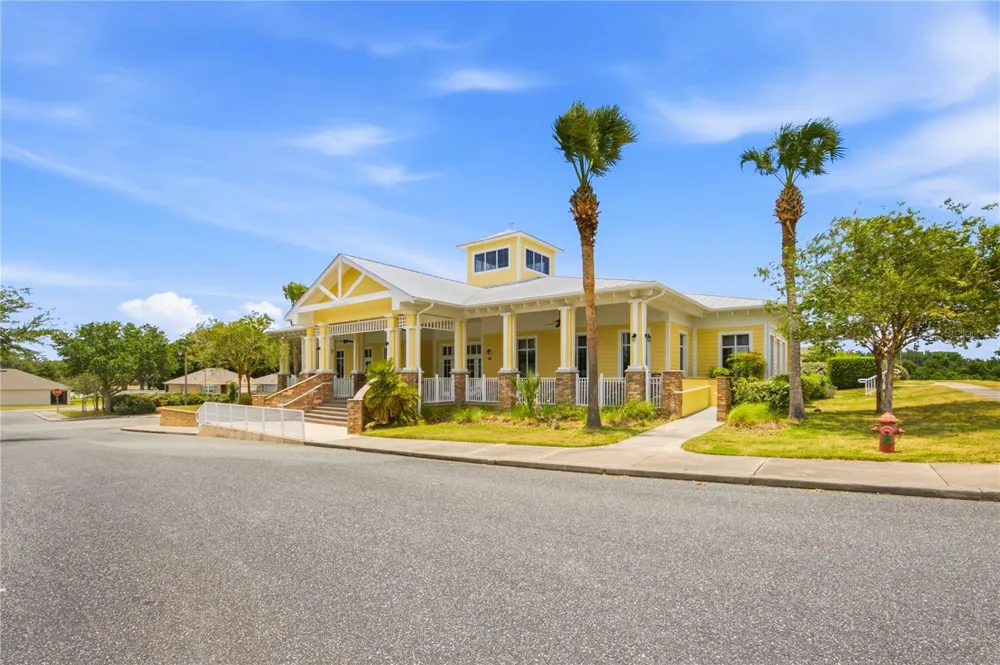 6209 SANDERS GROVE CIRCLE Okahumpka, FL 34762