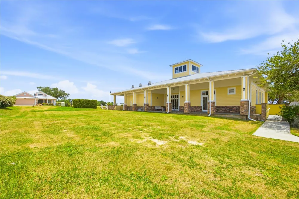 6209 SANDERS GROVE CIRCLE Okahumpka, FL 34762