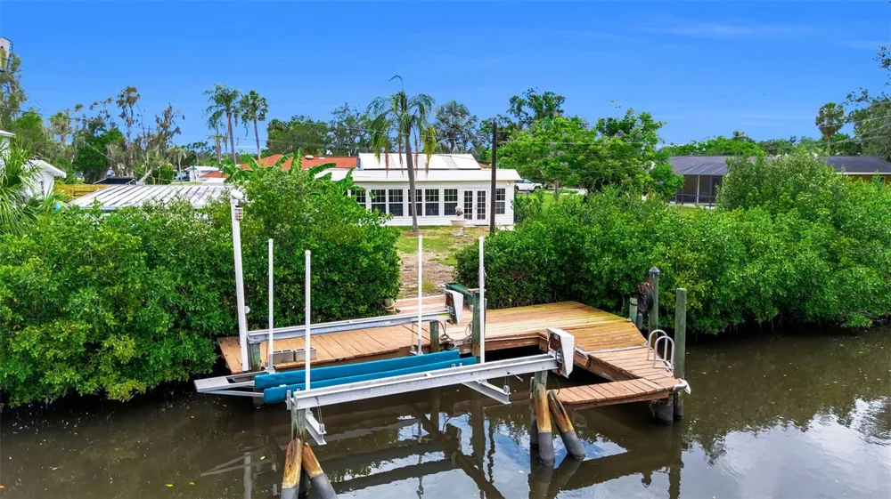 332 SHORE DRIVE Ellenton, FL 34222