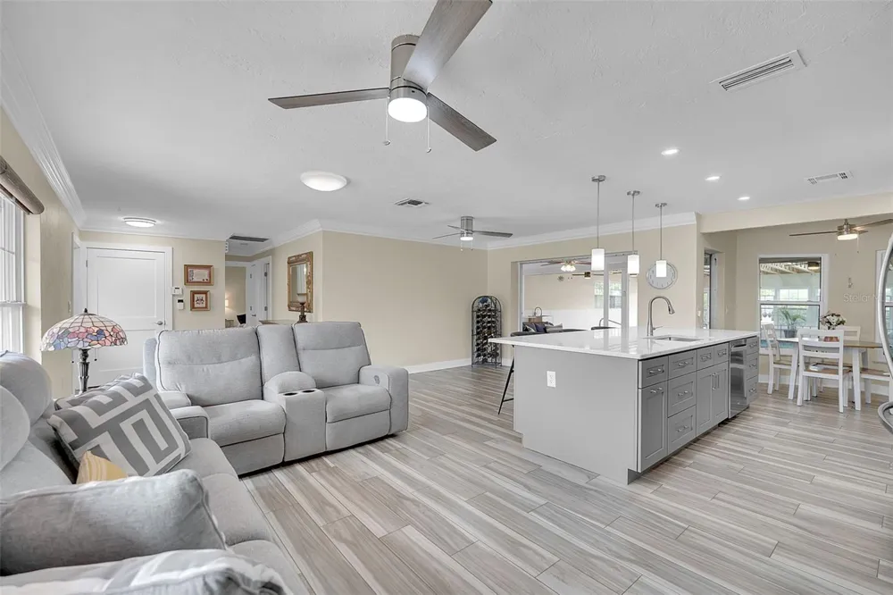 332 SHORE DRIVE Ellenton, FL 34222