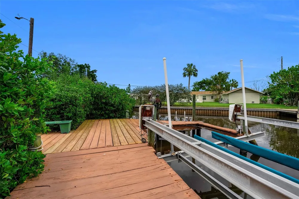 332 SHORE DRIVE Ellenton, FL 34222