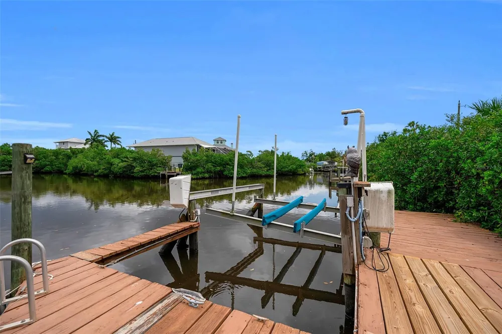 332 SHORE DRIVE Ellenton, FL 34222