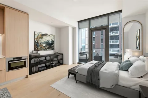 44 East Avenue #2506