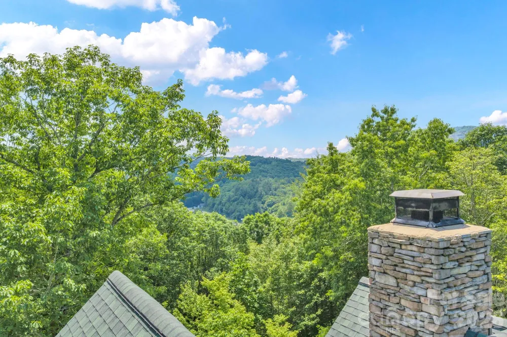 328 Nile Park Drive Blowing Rock, NC 28605