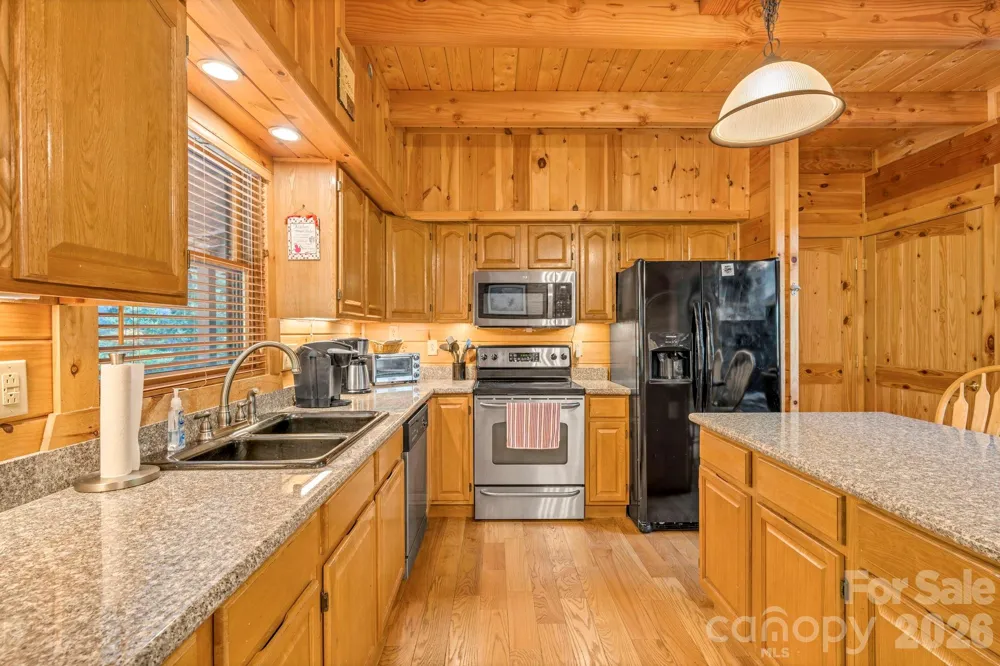 328 Nile Park Drive Blowing Rock, NC 28605