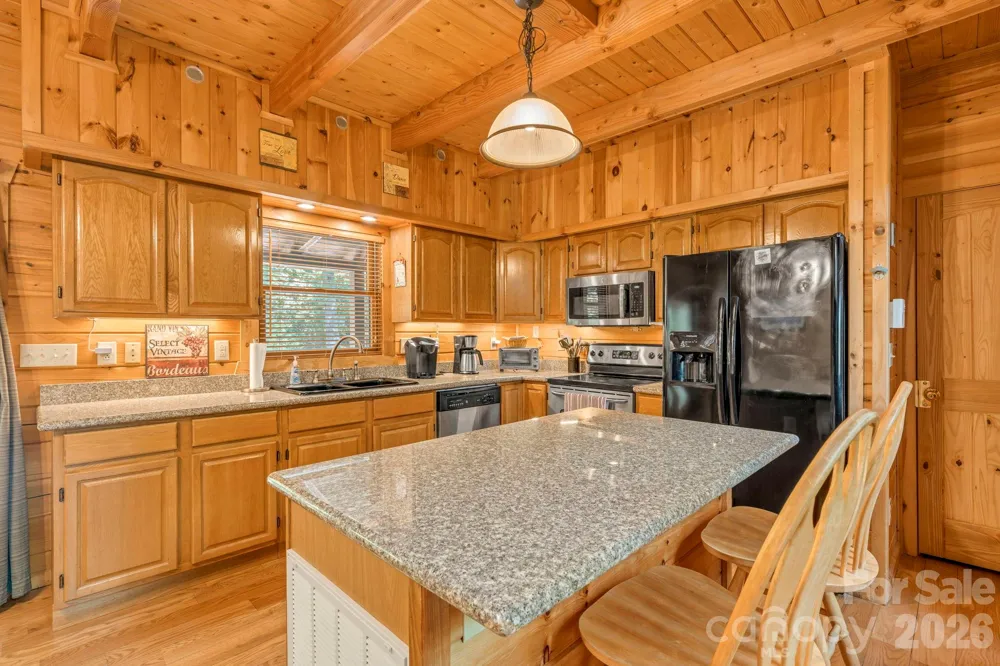 328 Nile Park Drive Blowing Rock, NC 28605