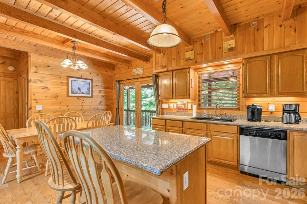 328 Nile Park Drive Blowing Rock, NC 28605