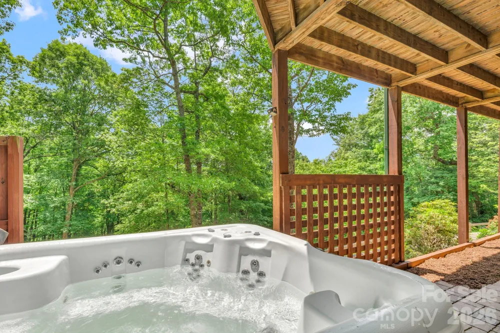 328 Nile Park Drive Blowing Rock, NC 28605