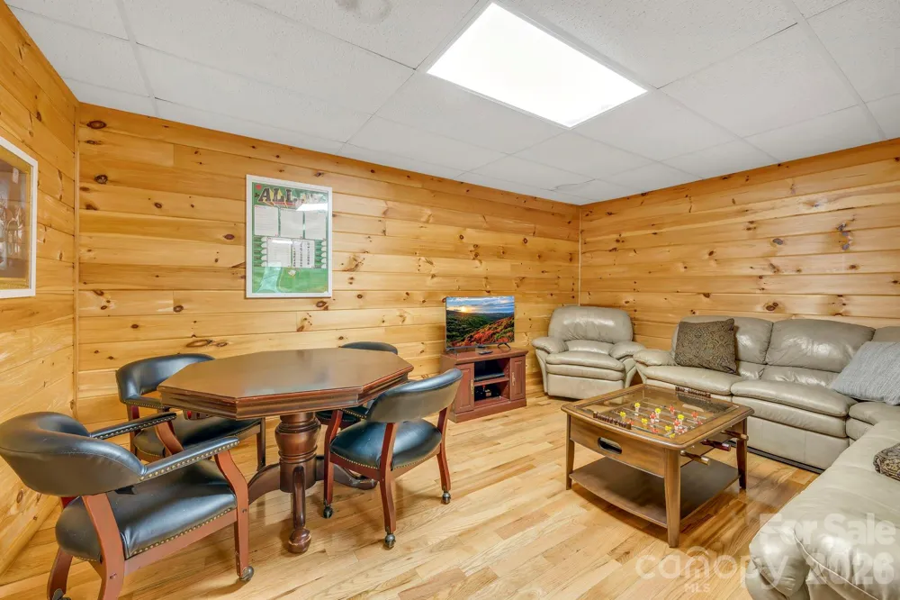 328 Nile Park Drive Blowing Rock, NC 28605