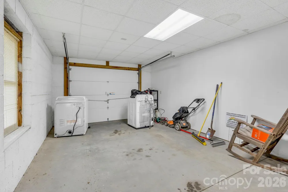 328 Nile Park Drive Blowing Rock, NC 28605