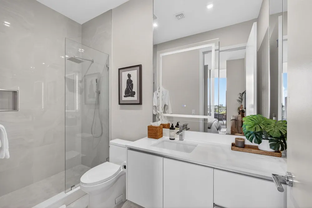220 Lake Shore Drive #613 Lake Park, FL 33403
