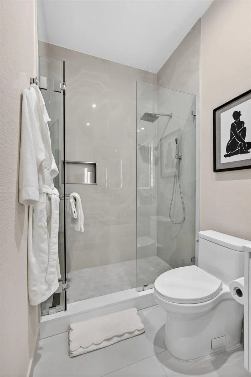 220 Lake Shore Drive #613 Lake Park, FL 33403