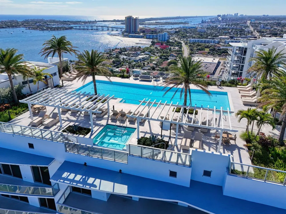220 Lake Shore Drive #613 Lake Park, FL 33403