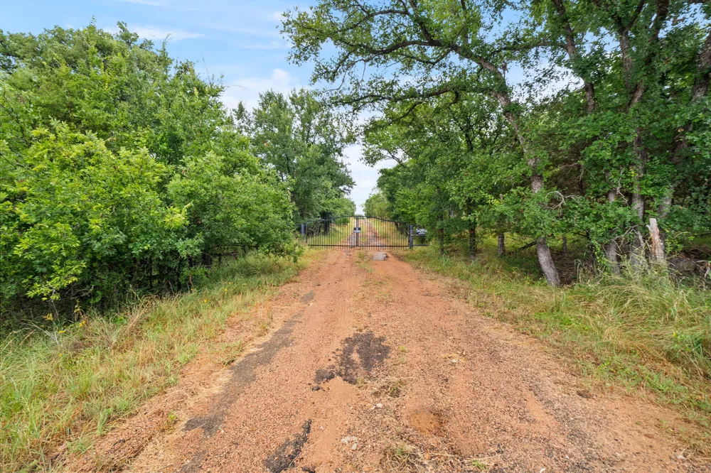 132 Blue Bird Lane Tow, TX 78657