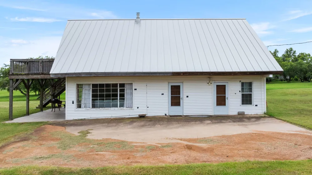 132 Blue Bird Lane Tow, TX 78657
