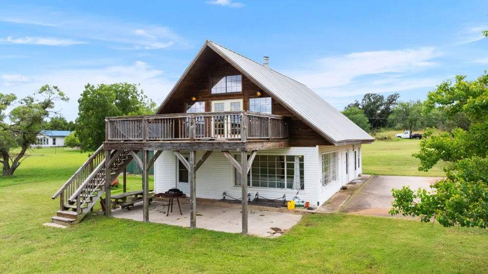 132 Blue Bird Lane Tow, TX 78657